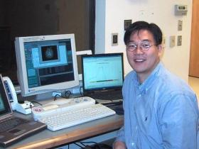 哈佛大学实现生物间精神控制 用脑电波控制老鼠摆尾